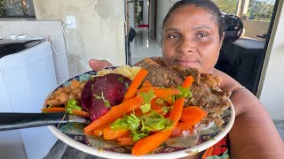 O PRATO HOJE TÁ COLORIDO 😍 COMIDA BOA AQUI NA ROÇA | FEIJÃO ARROZ PURÊ BIFE E LEGUMES 