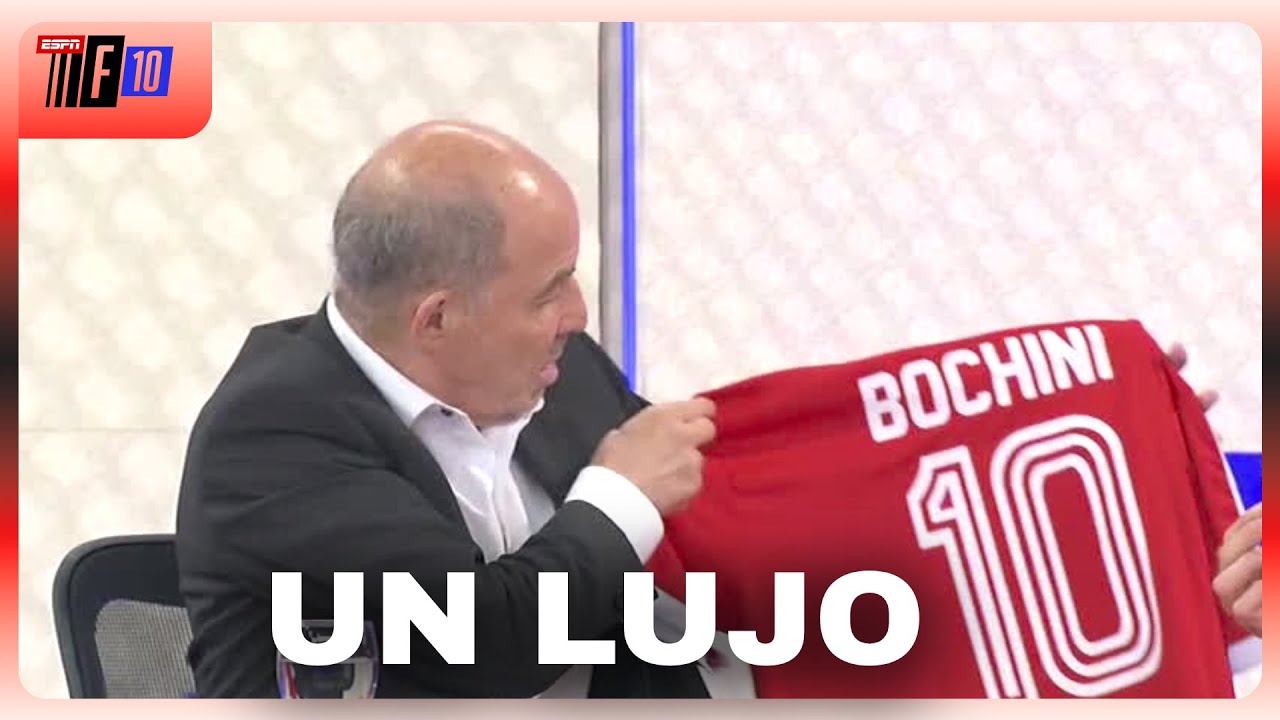 "MARADONA Y MESSI SON LOS DOS MEJORES DE LA HISTORIA" Ricardo Bochini mano a mano en F10