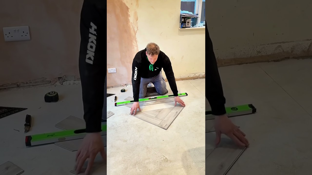 The quick and easy way to set out herringbone floor #diy #flooring #tips #herringbone #lvtflooring