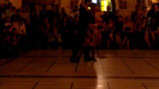 Damian Esell y Nancy Louzan - Bucharest, April 2009 (1).MOV