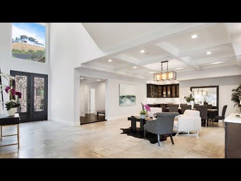 9484 Gloaming Dr, Beverly Hills