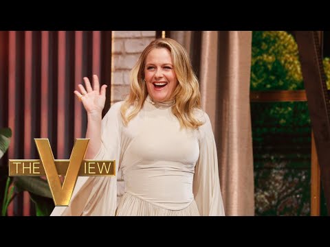 Alicia Silverstone Rings In The Holiday Season With 'A Merry Little Ex-Mas' | The View