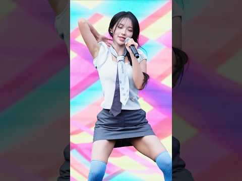 니삭스가 너무 잘 어울리는 그녀 #원이 #WONI #리센느 #RESCENE #LOVEATTACK