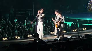 Download lagu Jonas Brothers W/sombr - back to friends - Jonas 20 Tour - Barclays  12/22/25 mp3