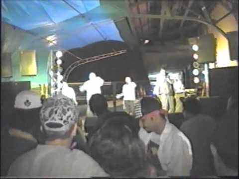 STILLO RADICAL AO VIVO  NO HUTUS RIO DE JANEIRO.wmv