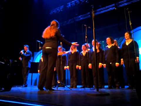 Tenor Johannes Kalpers mit den Südpfalzlerchen bei der Rosenthal-Gala 2016