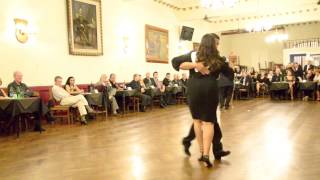 Leo Ortiz y Yanina Erramuespe invitan a bailar a Carlos Estigarribia y Laura Sastria