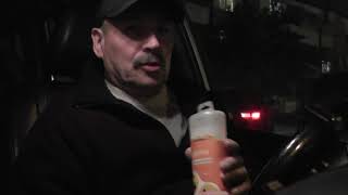 Волшебная салфетка для протирания стекол автомобиля.