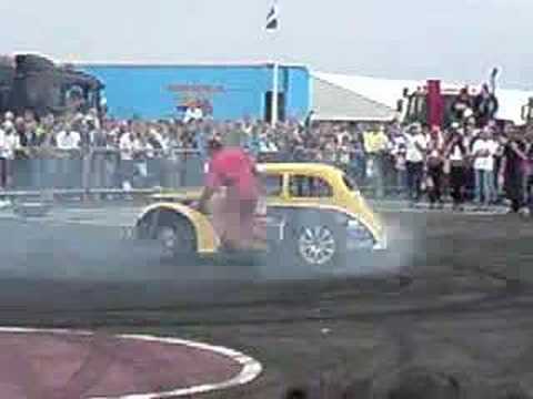 Terry Grant @ Knockhill changing tyre while car does donuts