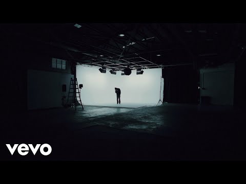NO1-NOAH - Monday-Friday (Performance Visual)