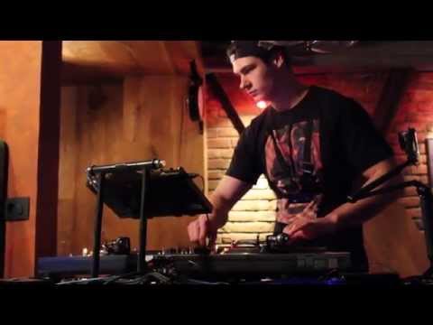 DJ JANEV - Groovin (Short Mix)