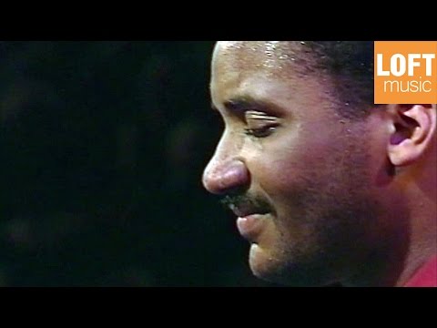 Gonzalo Rubalcaba Trio: Smooch (by Charles Mingus/Miles Davis)