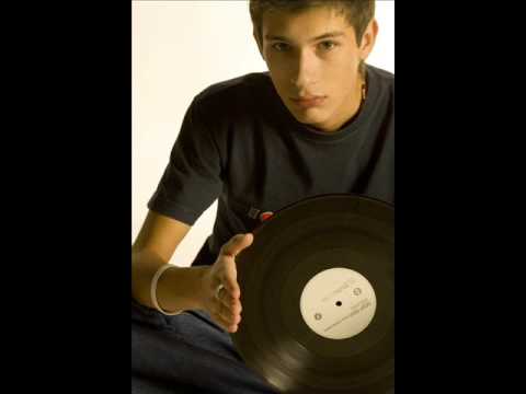 Lucian Barbulescu feat. B Noise - Menuete