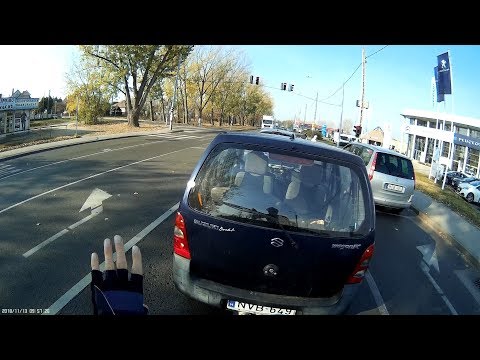 Szólok, hogy megy az index - I tell him the indicator is on