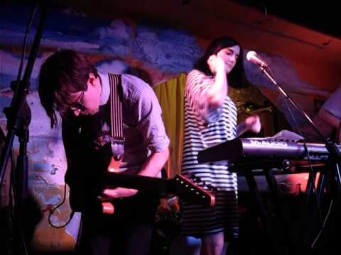 Winter Drones - Ignore The Night + Eyes Of Sunshine (Live @ The Shacklewell Arms, London, 26/07/14)