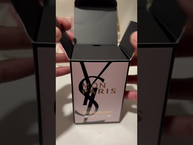 Vídeo relacionado con Yves Saint Laurent Miniature Gift Set 7.5ml Libre EDT + 7.5ml Libre EDP + 7.5ml Mon Paris EDP + 7.5ml Black Opium EDP