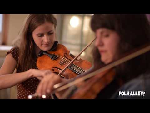 Folk Alley Sessions: Laura Cortese & the Dance Cards - "Three Little Words"