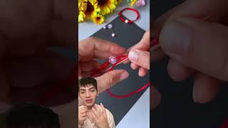 Aprenda a fazer uma pulseira em 15 segundos! 🎨✨ #FaçaVocêMesmo #acessórios #Presentes