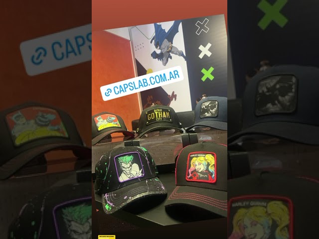 Vídeo relacionado con Capslab Joker DC Batman Beige Green Trucker Cap - One-Size