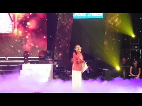 Thể hiện bởi Phương Mỹ Chi