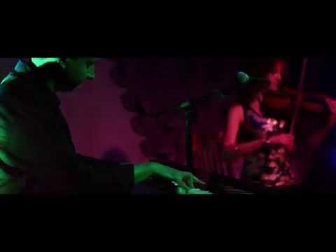 Michał Kmieciak – Lullaby For Two Lonely People (live @Meskalina)