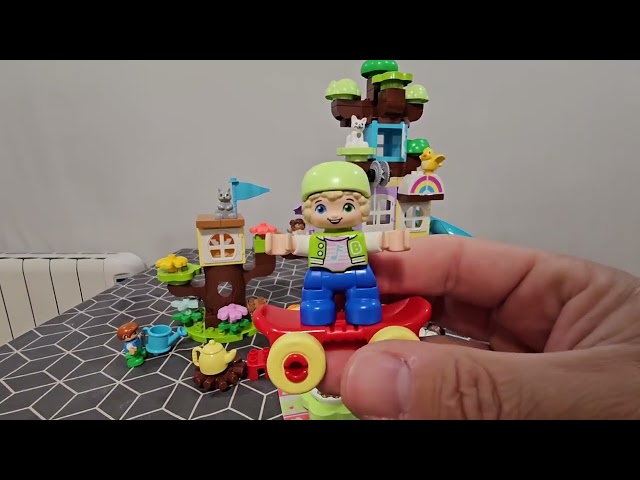 Vídeo relacionado con LEGO Duplo Casa del Árbol 3en1, Juguete Niños y Niñas de 3 Años o Más, Juego de Construcción Educativo con Figuras de Familia, Tobogán y Animales, Regalo Educativo Infantil 10993