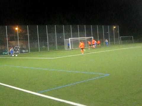 Thomas Altvater zum 5:1 für den 1. Rödelheimer FC 02 gegen Griesheim Tarik am 29.09.2010