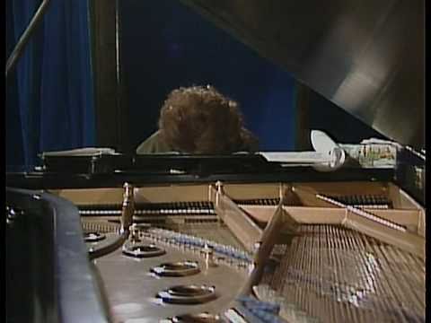 SCTV Sweeps Week - Andrea Martin as Linda Lavin