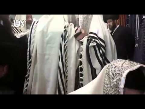 Bris Of A Grandson Of The Kretchnif Rebbe - Elul 5774