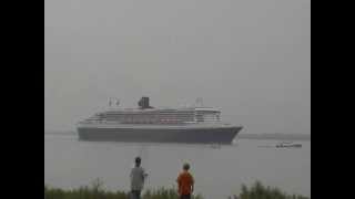 preview picture of video '1. Besuch der Queen Mary 2 in Brokdorf'