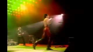 Queen - Dead On Time