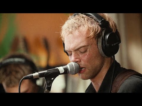 Wunderhorse - Girl Behind The Glass (Live from HOXA HQ)