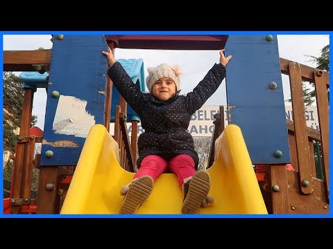 Okul Sonrası Park Keyfi, Salıncakta Sallandık ve Kaydıraktan Kaydık l Eğlenceli Çocuk Videosu Video