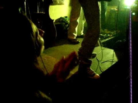 Maraveyas iLegal - One Step Beyond (by The Madness) & Start Wearing Purple (by Gogol Bordello)