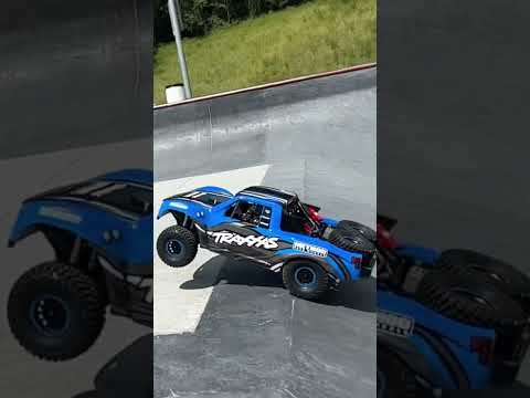Traxxas UDR Suspension Looks…EPIC!! 👀🔥💥🤩 #traxxas #traxxasrc #traxxasudr #shorts