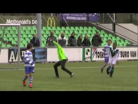 DHC E4 - Oliveo E3 jeugdvoetbal