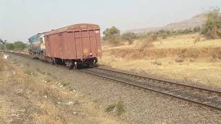 preview picture of video 'Extremly Rare Alco PUNE LOCOMOTIVE WDG4 CARRING ONLY ONE BCNA FRIEGHT RAKE'