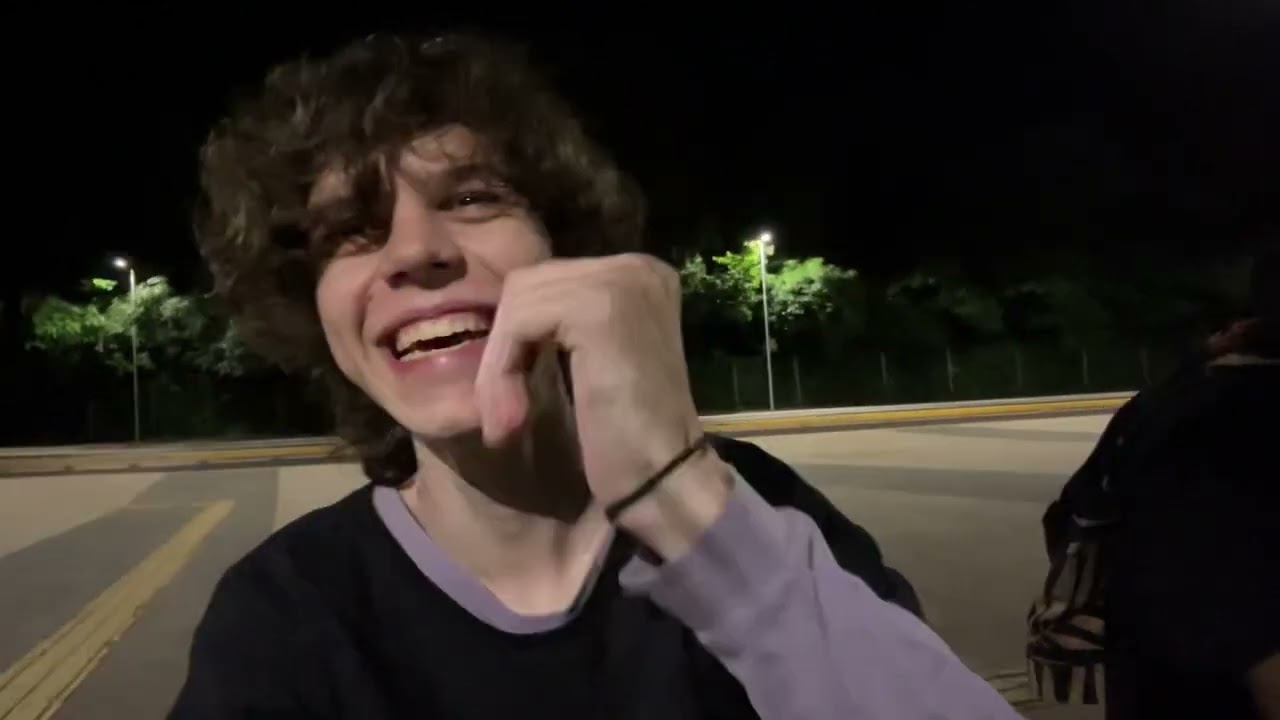 introvertido contando como foi ir a uma festa em toledo