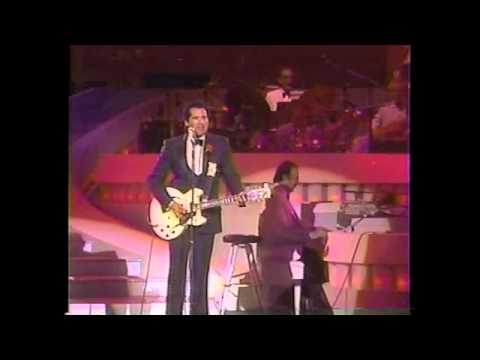 Wayne Newton - Good Hearted Woman {Live From The Las Vegas Hilton - May 23rd, 1989}