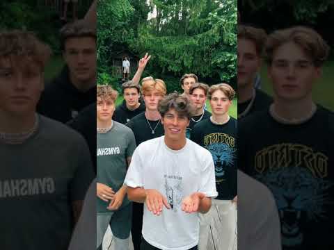 German boys 💜💙💚🖤❤️🧡 #tiktok #germanboys #elevatorboys