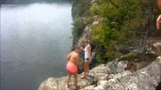 preview picture of video 'Charleston Cliff Jumping'