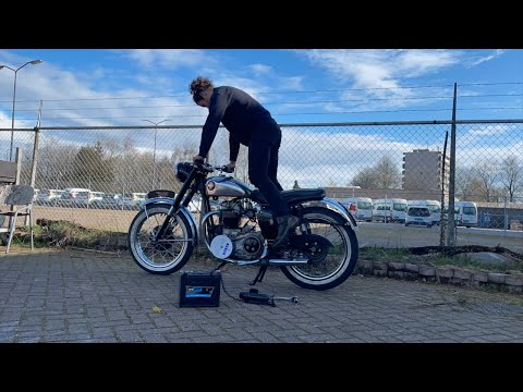 Adjusting the Ignition Timing on a  Bsa Super Rocket 1959