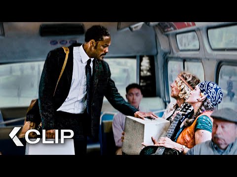 Persiguiendo por la Calle a su Escáner Robado - EN BUSCA DE LA FELICIDAD Clip (2007)