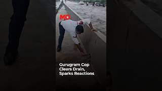 Download lagu Gurugram Cop Clears Drain, Sparks Reactions | Mo of Everything mp3