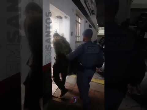 Homem é preso por tentativa de roubo de cabos de cobre no Macuco, em Santos.