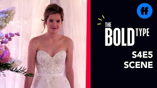 Season 4 episode 5 | Extrait 2 : Sutton Tries On Wedding Dresses (VO)