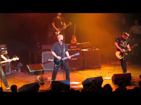 Offspring - Kick Him When He's down live Montreal Sept. 05 2012