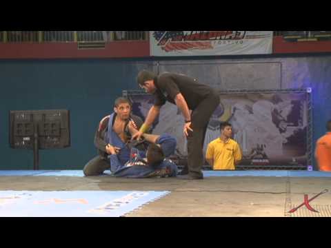 MUNDIAL CBJJE 2013 - Paulo Gabriel  x Renato Canuto by x-combat