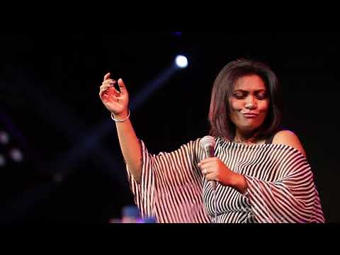 `"Vola parata" ( Lalatiana live au Palais des Sports de Tana)