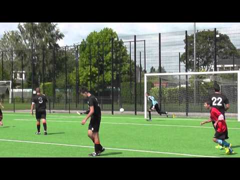 16 aug 2014 VV De Meern B1 - Roda '46 B1 vr 2-4 Olaf op lat